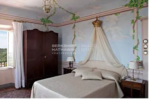 Historic Villa Panoramic View Swimming pool, 8 bedrooms in Pietrasanta - Tuscany photos for sale For Super Rich