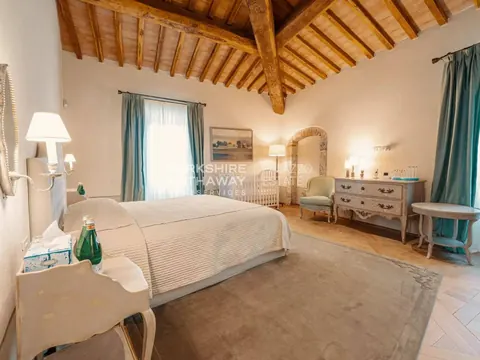 Luxury Complex Business Panoramic View on the hills, 9 bedrooms in Siena - Tuscany photos for sale For Super Rich