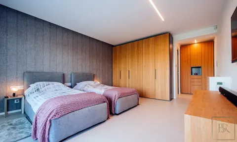 Premium Villa Beach Front private exit to the sea and beach, 6 bedrooms in Zadar price for sale For Super Rich