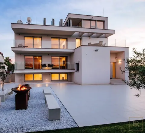 Premium Villa Beach Front private exit to the sea and beach, 6 bedrooms in Zadar search for sale For Super Rich