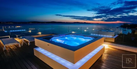 Premium Villa Beach Front private exit to the sea and beach, 6 bedrooms in Zadar available for sale For Super Rich