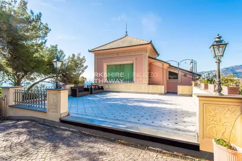 Luxury Villa Beach Front Sea View, 6 bedrooms in Albissola Marina photos for sale For Super Rich