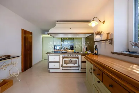 Luxury Hotel 5-star resort, panoramic sea views, 41 bedrooms in Castiglione della Pescaia ads for sale For Super Rich