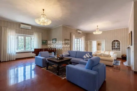 Colonial-style House Panoramic View 10-hectare park, 6 bedrooms in Massarosa unique for sale For Super Rich