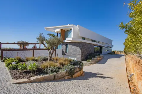 Architectural Villa Fantastic views facing the sea, 4 bedrooms in Faro - Lagoa - Algarve buy for sale For Super Rich