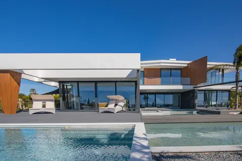 Architectural Villa Fantastic views facing the sea, 4 bedrooms in Faro - Lagoa - Algarve 3647 for sale For Super Rich