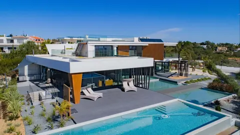 Architectural Villa Fantastic views facing the sea, 4 bedrooms in Faro - Lagoa - Algarve Classified ads for sale For Super Rich