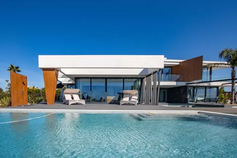 Architectural Villa Fantastic views facing the sea, 4 bedrooms in Faro - Lagoa - Algarve