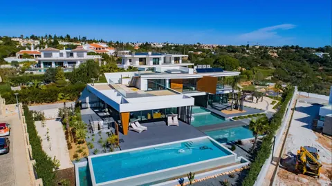 Architectural Villa Fantastic views facing the sea, 4 bedrooms in Faro - Lagoa - Algarve luxury for sale For Super Rich