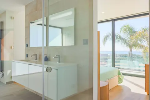 Architectural Villa Fantastic views facing the sea, 4 bedrooms in Faro - Lagoa - Algarve prix for sale For Super Rich