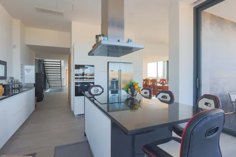 Architectural Villa Fantastic views facing the sea, 4 bedrooms in Faro - Lagoa - Algarve photos for sale For Super Rich