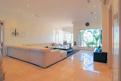 Premium Villa Fantastic view outdoor, Indoor pool & jacuzzi, 3 bedrooms in Porto de Mós - Lagos - Faro - Lagos prix for sale For Super Rich