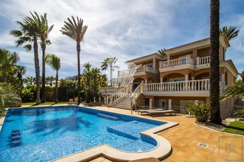 Premium Villa Fantastic view outdoor, Indoor pool & jacuzzi, 3 bedrooms in Porto de Mós - Lagos - Faro - Lagos 3752 for sale For Super Rich