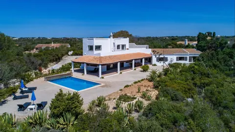 Premium House Seaside atop the cliffs, 5 bedrooms in Algarve 4110 for sale For Super Rich