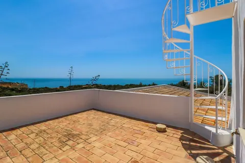 Premium House Seaside atop the cliffs, 5 bedrooms in Algarve Classified ads for sale For Super Rich