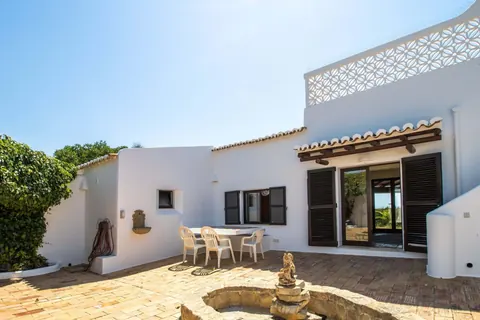 Premium House Seaside atop the cliffs, 5 bedrooms in Algarve photos for sale For Super Rich