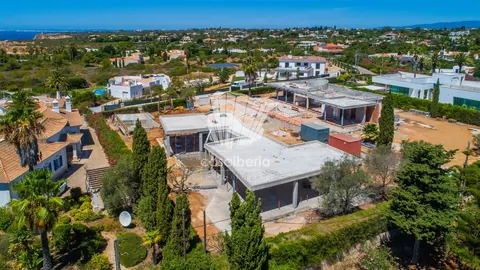 Architectural Villa Sea View coastal paradise, 4 bedrooms in Faro - Lagoa - Algarve 4222 for sale For Super Rich