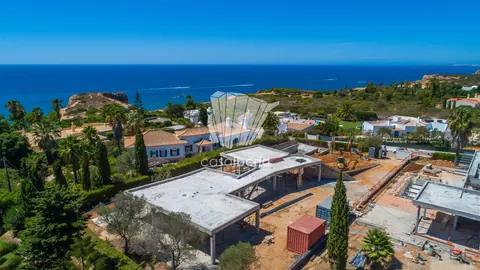 Architectural Villa Sea View coastal paradise, 4 bedrooms in Faro - Lagoa - Algarve available for sale For Super Rich