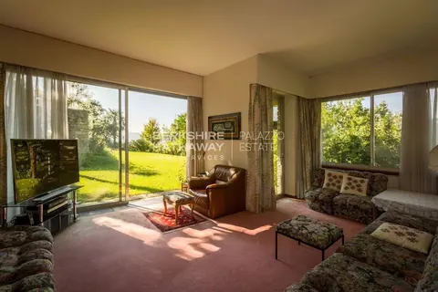 Elegant Villa Mountain View Lake View, 7 bedrooms in Campione d'Italia luxury for sale For Super Rich