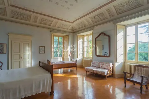Century 18th Villa Lake View and park, 10 bedrooms in Tremezzina - Lake Como photos for sale For Super Rich