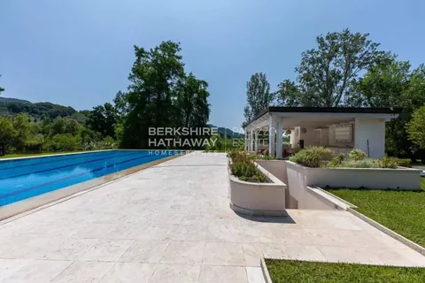 Colonial-style House Panoramic View 10-hectare park, 6 bedrooms in Massarosa deal for sale For Super Rich