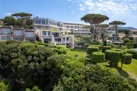Luxury Hotel 5-star resort, panoramic sea views, 41 bedrooms in Castiglione della Pescaia photo for sale For Super Rich