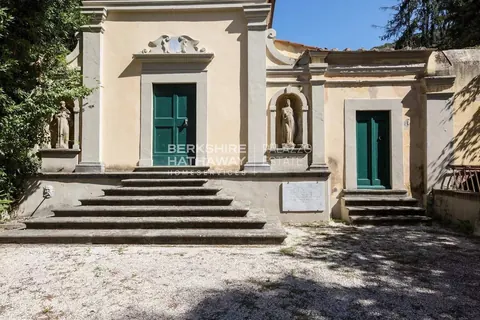 Century Villa 16th , 20 bedrooms in San Giuliano Terme exclusive for sale For Super Rich