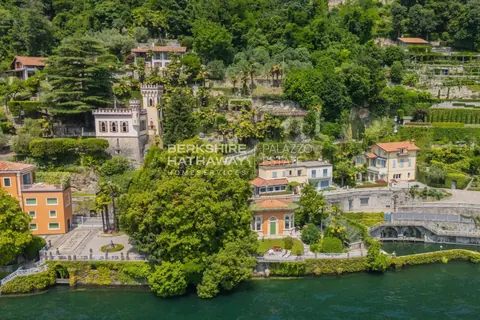 Century Castle Castello Thomson, 8 bedrooms in Carate Urio - Lake Como Used for sale For Super Rich