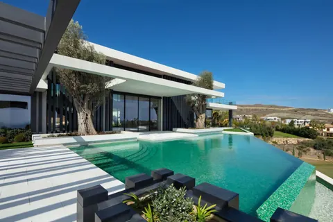 Architectural House Breathtaking views Mediterranean Sea & Golf Saltwater pool, 12 bedrooms in Los Flamingos - Marbella New for sale For Super Rich