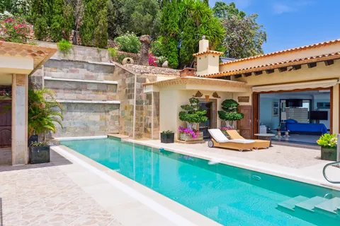 Luxury Villa Beach Front with unrivalled views, 7 bedrooms in Mallorca ultra luxury for sale For Super Rich