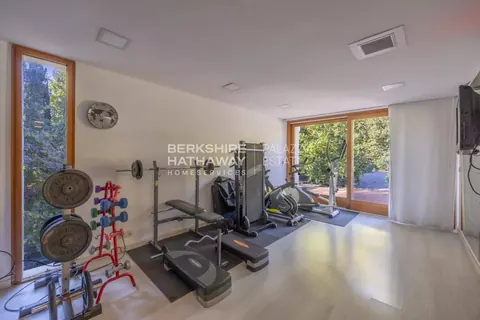 Architectural Villa large swimming pool, 6 bedrooms in Florence properties for sale For Super Rich Architectural Villa large swimming pool, 6 bedrooms in Florence properties for sale For Super Rich