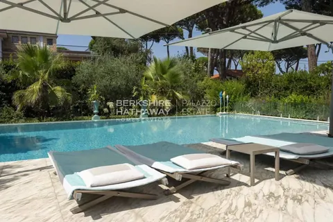Modern Villa Marina di Pietrasanta Swimming pool, SPA, 6 bedrooms in Pietrasanta search for sale For Super Rich