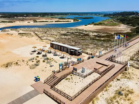 Luxury Villa Beach Front, 4 bedrooms in Comporta best for sale For Super Rich