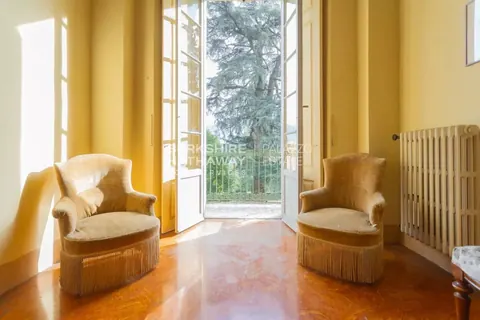 Century 18th Villa Lake View and park, 10 bedrooms in Tremezzina - Lake Como unique for sale For Super Rich