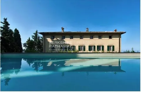 Historic Villa Panoramic View Swimming pool, 8 bedrooms in Pietrasanta - Tuscany Used for sale For Super Rich