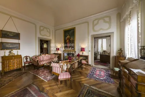 Venetian Villa Panoramic View on the hills, 10 bedrooms in Conegliano - Veneto ultra luxury for sale For Super Rich