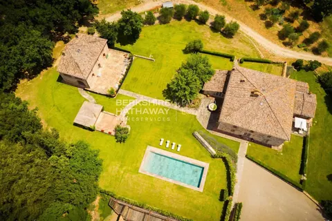 Luxury Complex Business Panoramic View on the hills, 9 bedrooms in Siena - Tuscany Used for sale For Super Rich