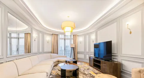 Luxury Apartment Panoramic View 5-minute walk from the Champs-Élysées, 4 bedrooms in Paris property for sale For Super Rich