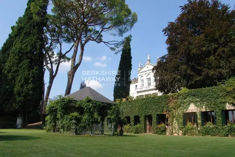Venetian Villa Panoramic View on the hills, 10 bedrooms in Conegliano - Veneto search for sale For Super Rich