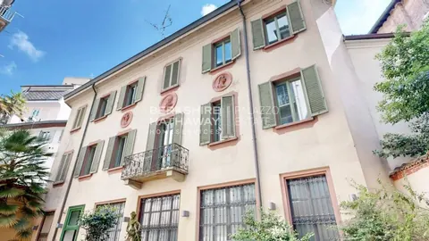 Prestigious Apartment within the charming courtyard, 5 bedrooms in Milan search for sale For Super Rich