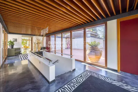 Architectural Villa large swimming pool, 6 bedrooms in Florence ultra luxury for sale For Super Rich Architectural Villa large swimming pool, 6 bedrooms in Florence ultra luxury for sale For Super Rich