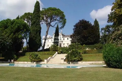 Venetian Villa Panoramic View on the hills, 10 bedrooms in Conegliano - Veneto buy for sale For Super Rich