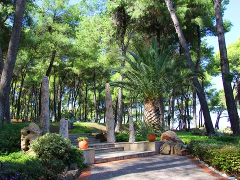 Luxury Villa Sea View 25 m swimming pool, 8 bedrooms in Halkidiki photos for sale For Super Rich