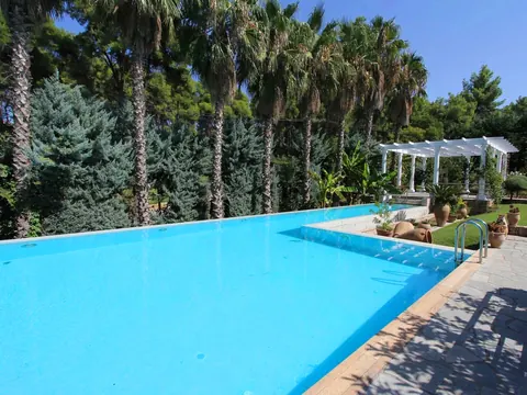 Luxury Villa Sea View 25 m swimming pool, 8 bedrooms in Halkidiki price for sale For Super Rich