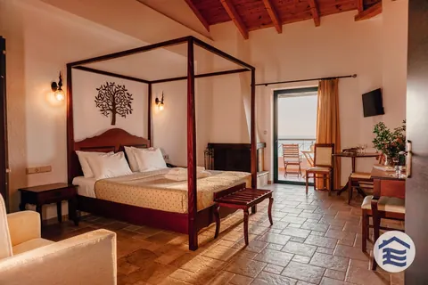 Luxury Hotel Spa centre including hammam, jaccuzzi, sauna views of the Messinian Gulf, 33 bedrooms in Peloponnese top for sale For Super Rich