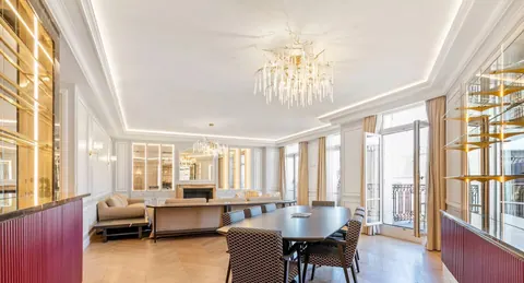 Luxury Apartment Panoramic View 5-minute walk from the Champs-Élysées, 4 bedrooms in Paris buy for sale For Super Rich