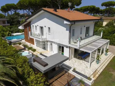 Modern Villa Marina di Pietrasanta Swimming pool, SPA, 6 bedrooms in Pietrasanta real estate for sale For Super Rich