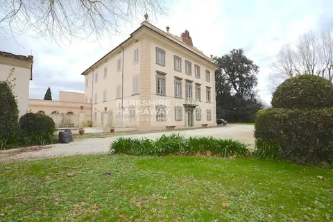 Century 18th House Swimming pool, 15 bedrooms in Pisa Used for sale For Super Rich Century 18th House Swimming pool, 15 bedrooms in Pisa Used for sale For Super Rich