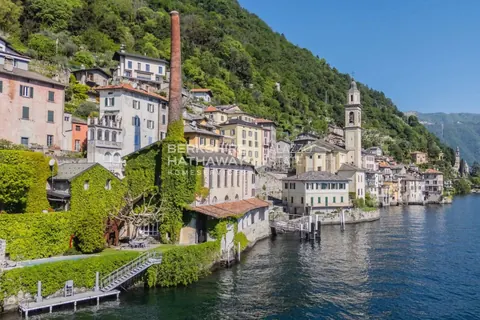 Century 17th House Panoramic view, swimming pool and pier, 16 bedrooms in Brienno - Lake Como photo for sale For Super Rich