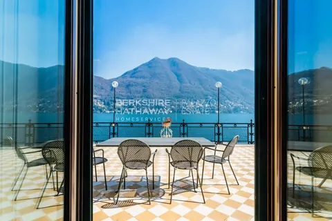 Century Villa looks directly on the lake with access for swimming, 8 bedrooms in Moltrasio - Lake Como price for sale For Super Rich
